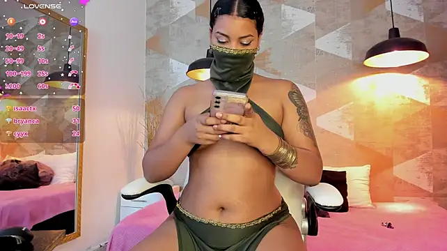 LalilaBrunettee live cam on StripChat