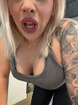 IveySin webcam