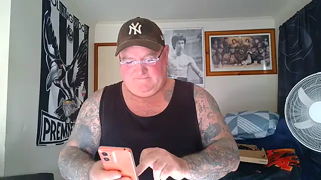 KINKYBLUEYES69 webcam