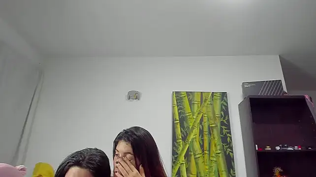 Khalifa_Gold's room