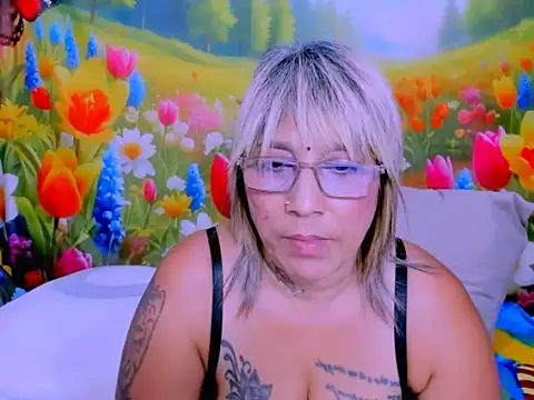 indianroxy webcam