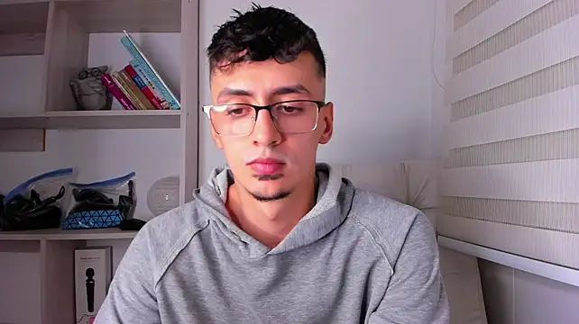 Aaron_Tate webcam