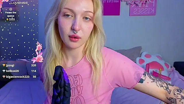 BlondieSummer webcam