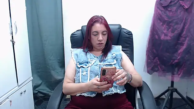 LAURA_CRAIZY webcam