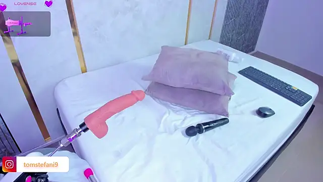 amor_smith_ webcam