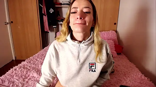zoe_jones13 webcam