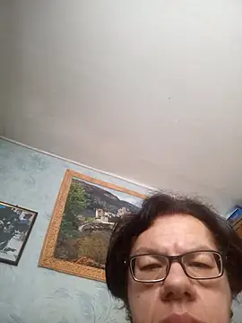 Olena72531 webcam