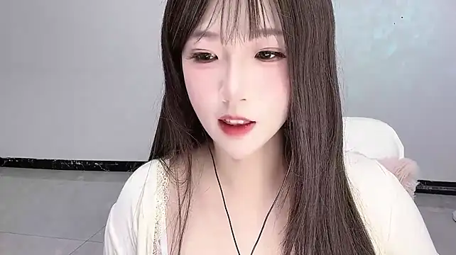 Lucy_8858 webcam