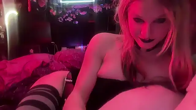 plushcatxd live cam on StripChat