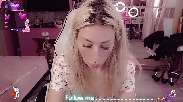 AnnieGOld_ webcam