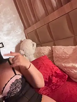 YaraQueen webcam