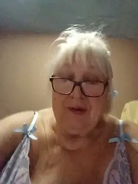 Alexia64231 live cam on StripChat