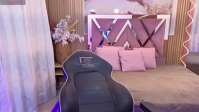 ANNE_TAY1 webcam