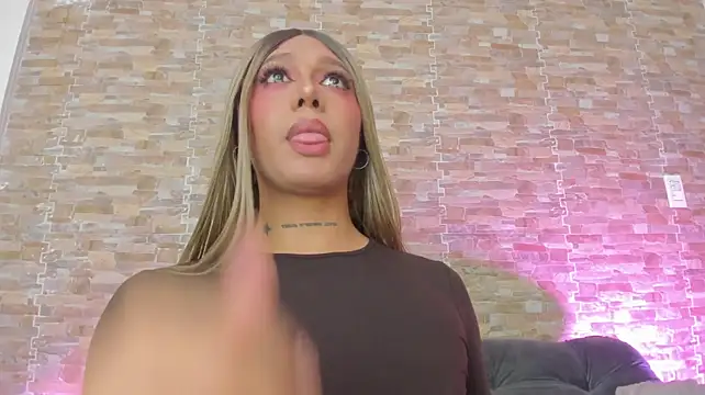 Dreams_Chloe webcam