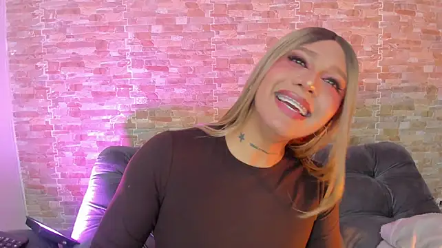 Dreams_Chloe webcam