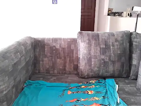 petiteebony_81 webcam