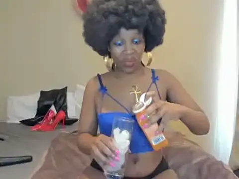 AfricanSquirtingQueen webcam