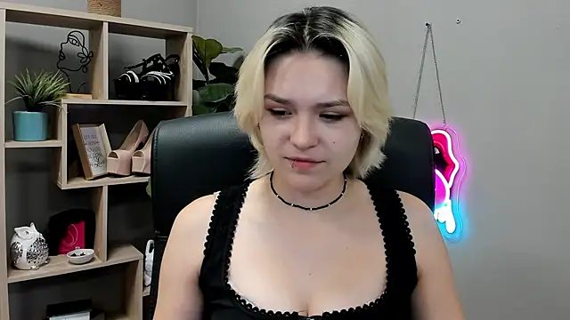 SweetLilyxo webcam