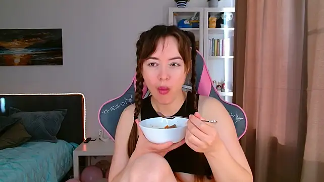 Eva_Allen webcam