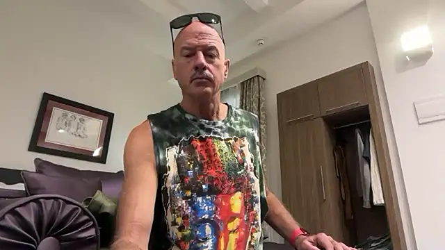 Guy__Grey webcam