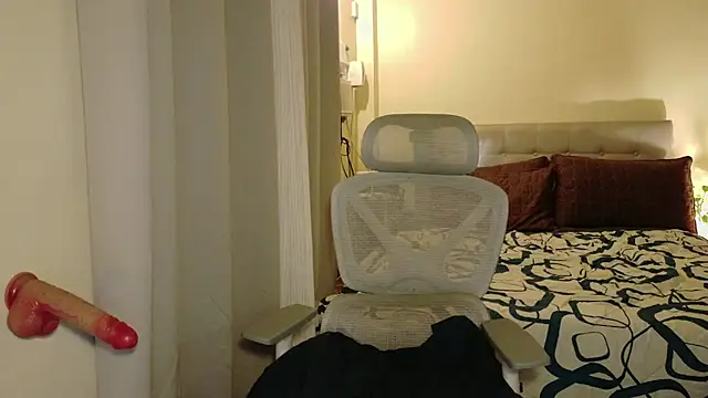 AlloraMarie webcam