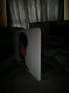 1Melanin-Vinah webcam