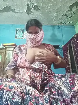 AadikiAunty webcam