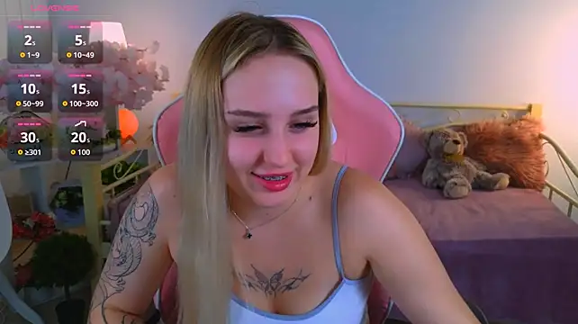 Kara__Moor webcam
