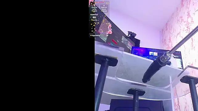 LolaLoot webcam