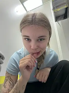 -MiaKitty webcam