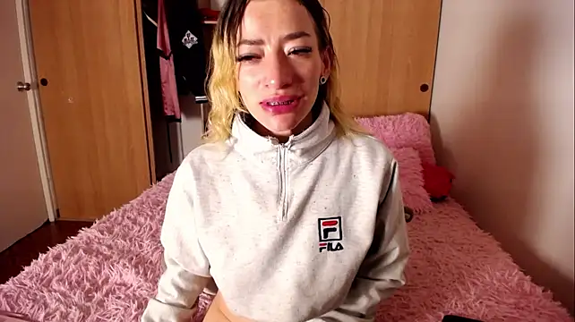 zoe_jones13 webcam