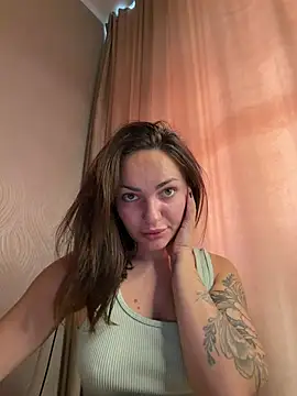 BiteMeSarah webcam