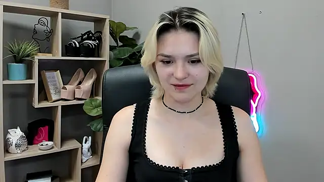 SweetLilyxo webcam
