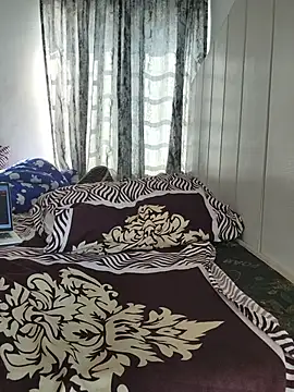 Honeybeespecial webcam