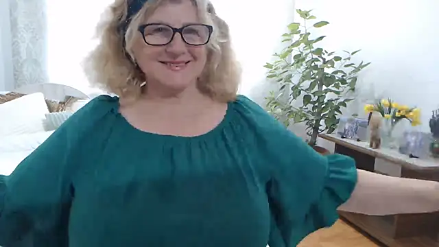 NoraMelow webcam