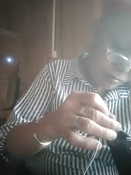 Tit99a live cam preview