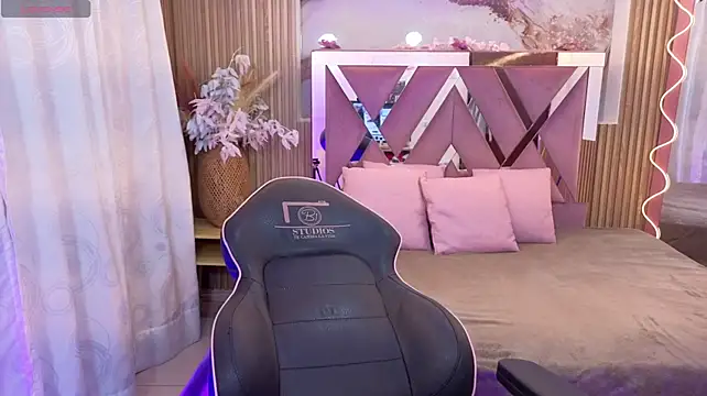 ANNE_TAY1 webcam
