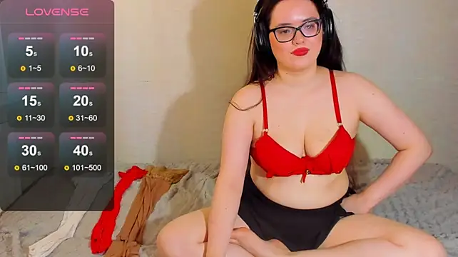 Tinasun4 live cam on StripChat
