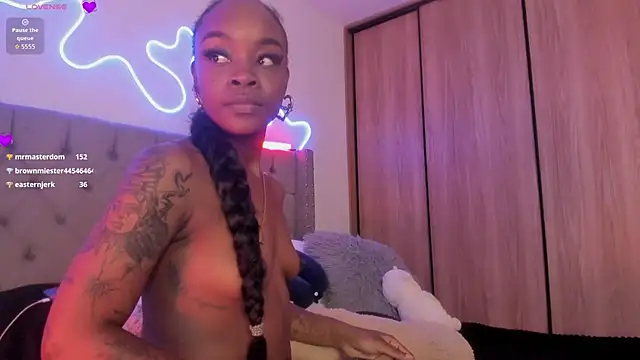 Miss_westt_ live cam on StripChat