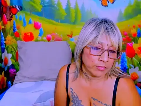 indianroxy live cam on StripChat