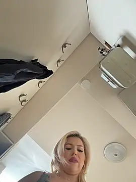 IveySin webcam