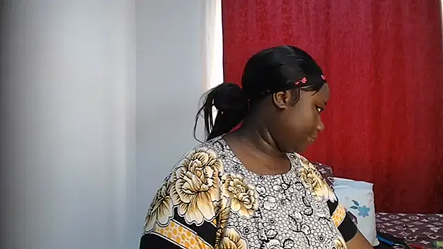 VelvetcocoaXX live cam on StripChat
