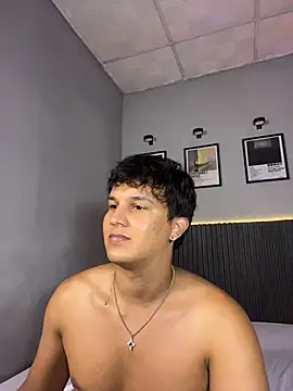 Leo_Savage_ webcam