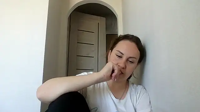 MeadowEyes live cam on StripChat