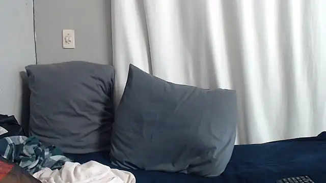 CrazeAss live cam on StripChat