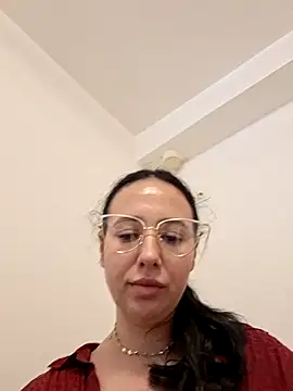 AlessiaMarais live cam on StripChat