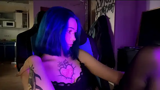 AnnieTouch live cam on StripChat