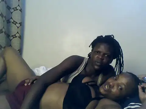 Sexy_beauties live cam on StripChat