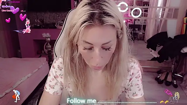 AnnieGOld_ webcam
