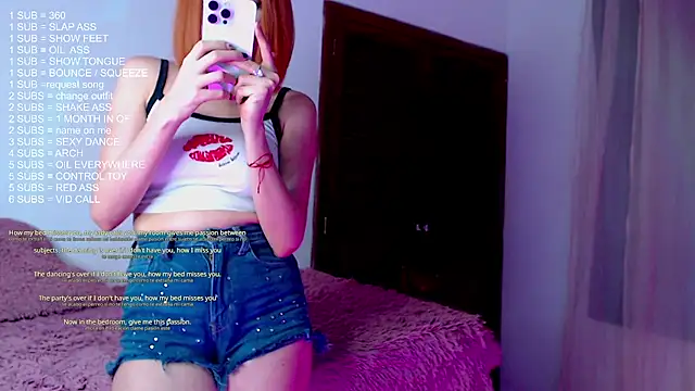 lanaturner_ webcam